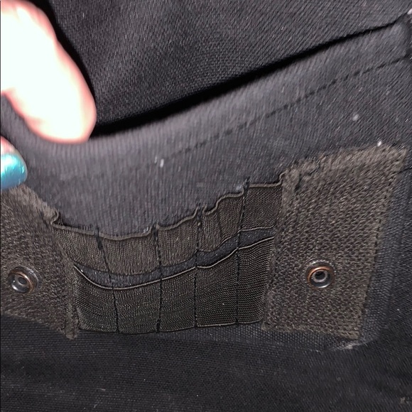 SOOO CHIC CROSS OR SADDLE BAG W. PINK CAMO CROSS‼️ - Picture 7 of 8